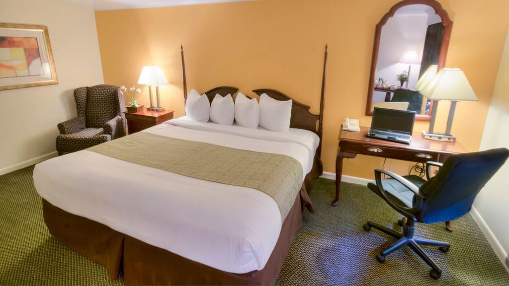 The Inn At Reading Hotel & Conference Center Стая снимка