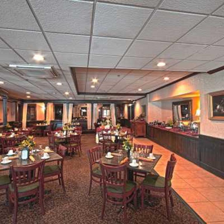 The Inn At Reading Hotel & Conference Center Екстериор снимка