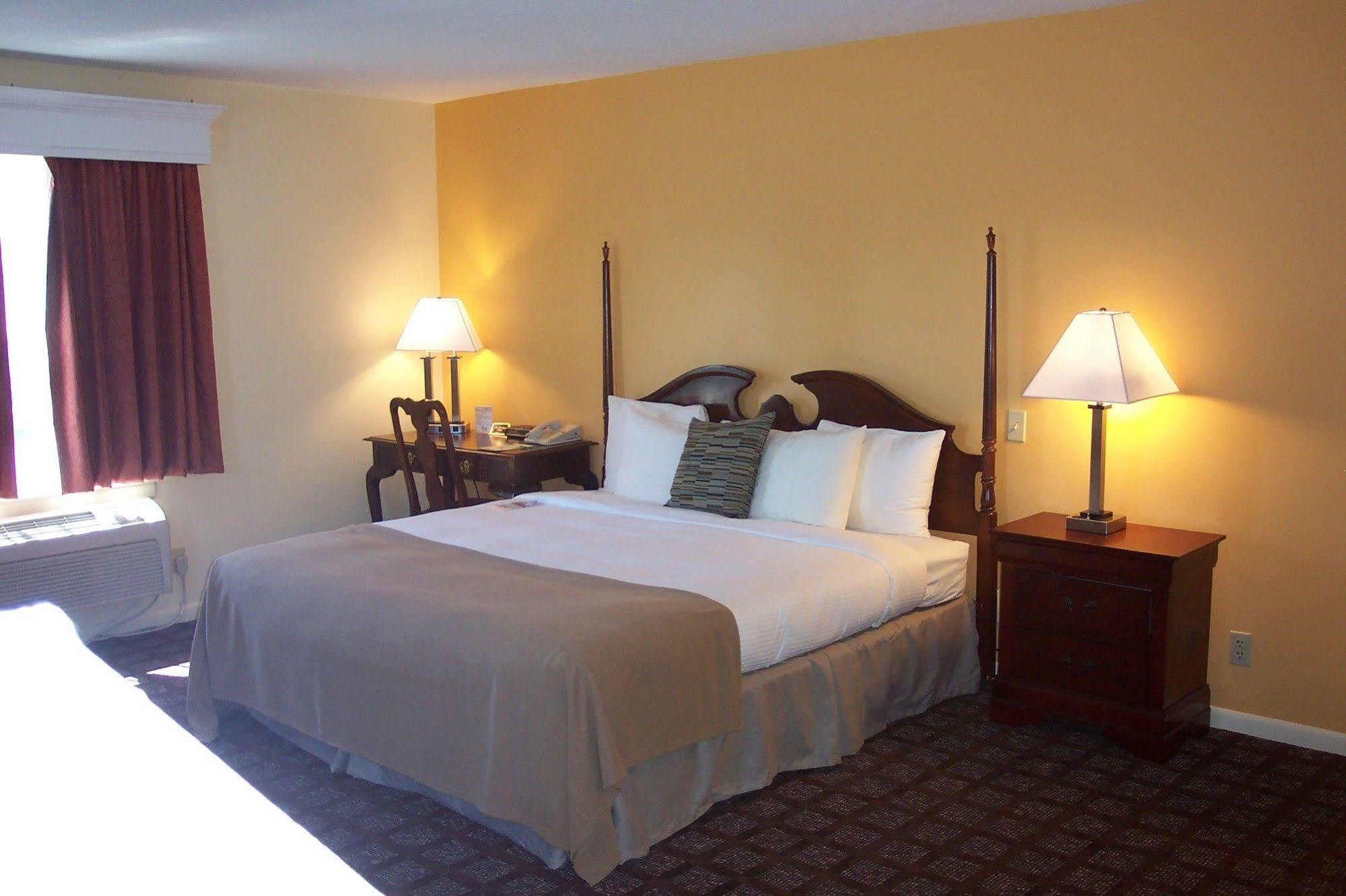 The Inn At Reading Hotel & Conference Center Екстериор снимка